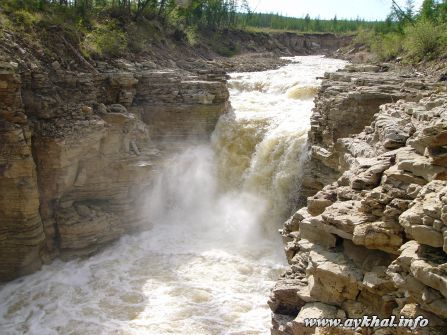 Водопад на р.Сохсолох (2)