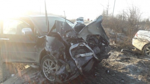 В Мирнинском районе произошло столкновение двух автомашин. Водители госпитализированы