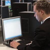 Приставы в одном из регионов РФ выявили в интернете 3 тыс должников